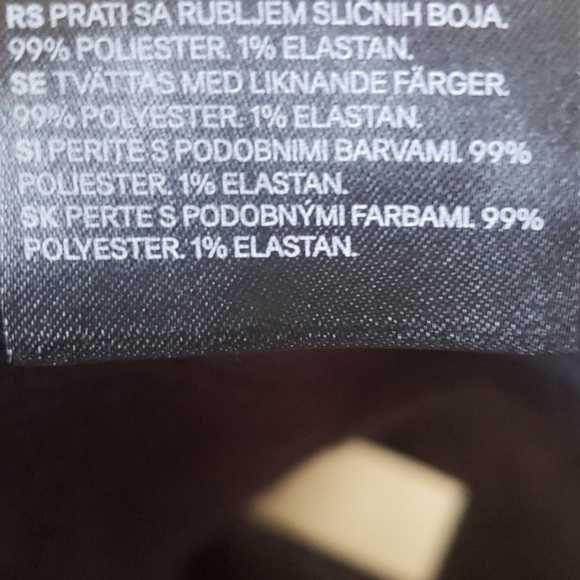 H&M black cold shoulder crinkle blouse - Picture 7 of 9